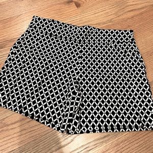 Inc 4” shorts black and white Diamond print